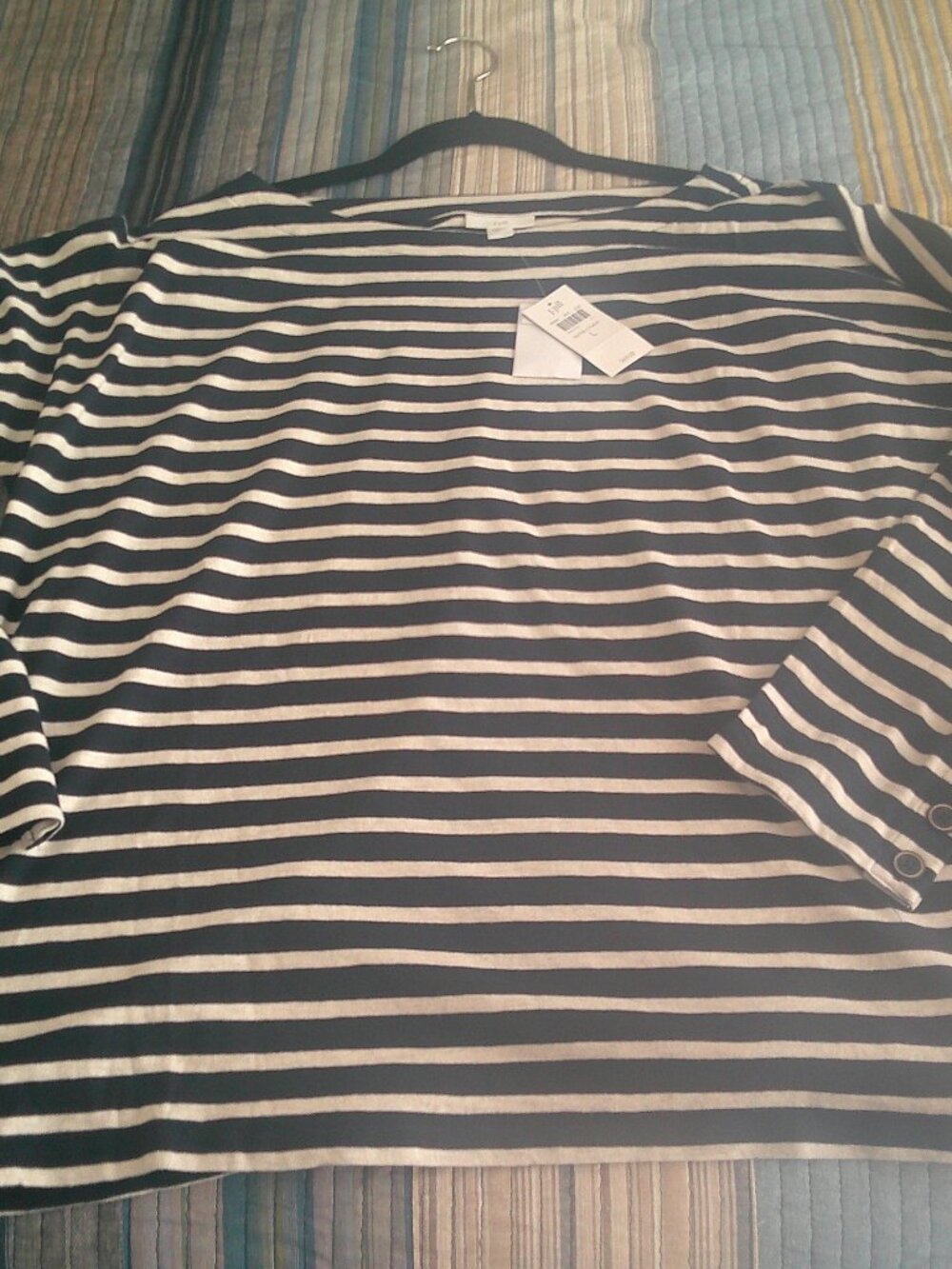 J. Jill Knit Navy Blue & cream striped round neck Buttons on sleeves Size L NWT